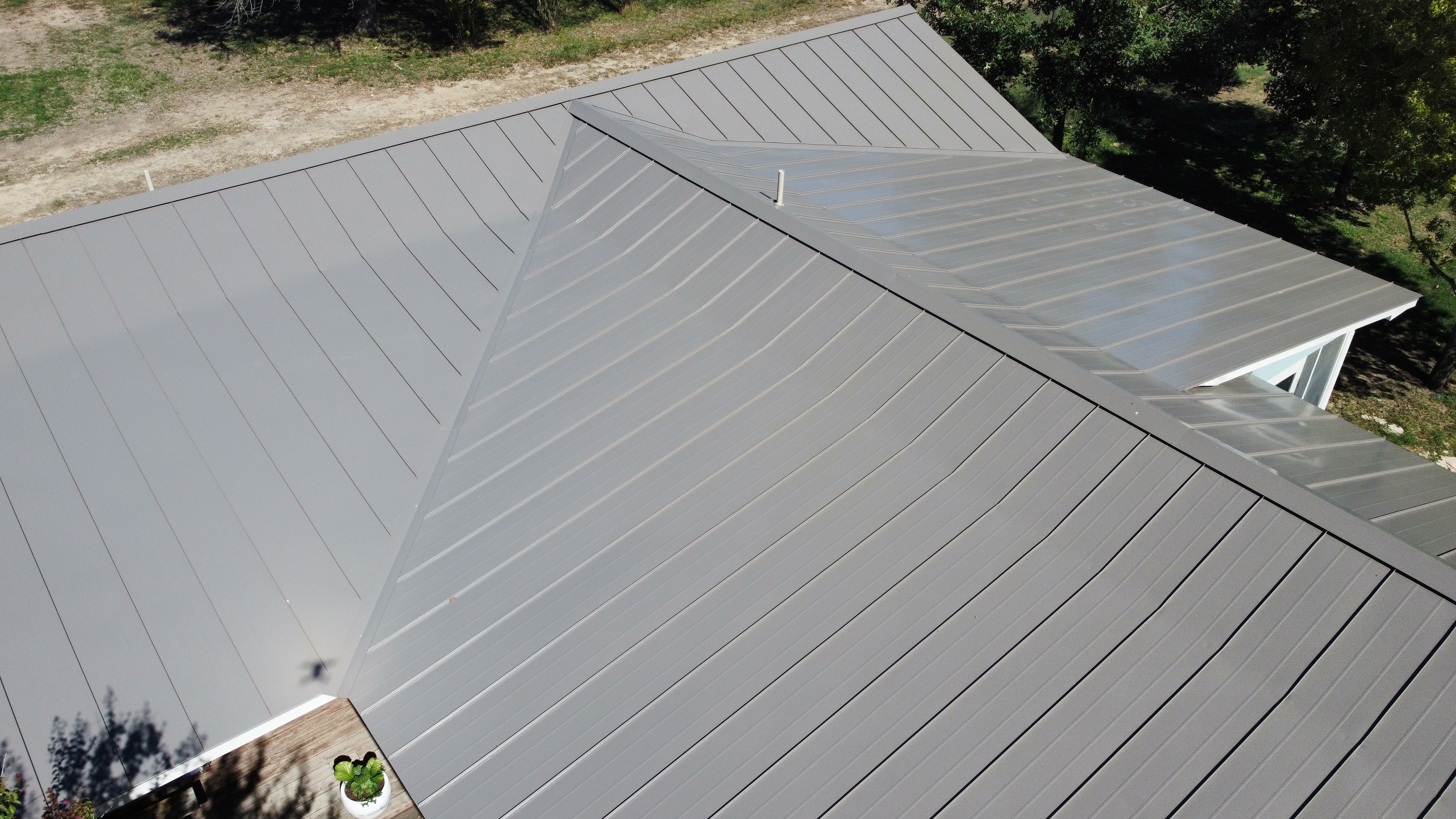 Metal standing seam roof