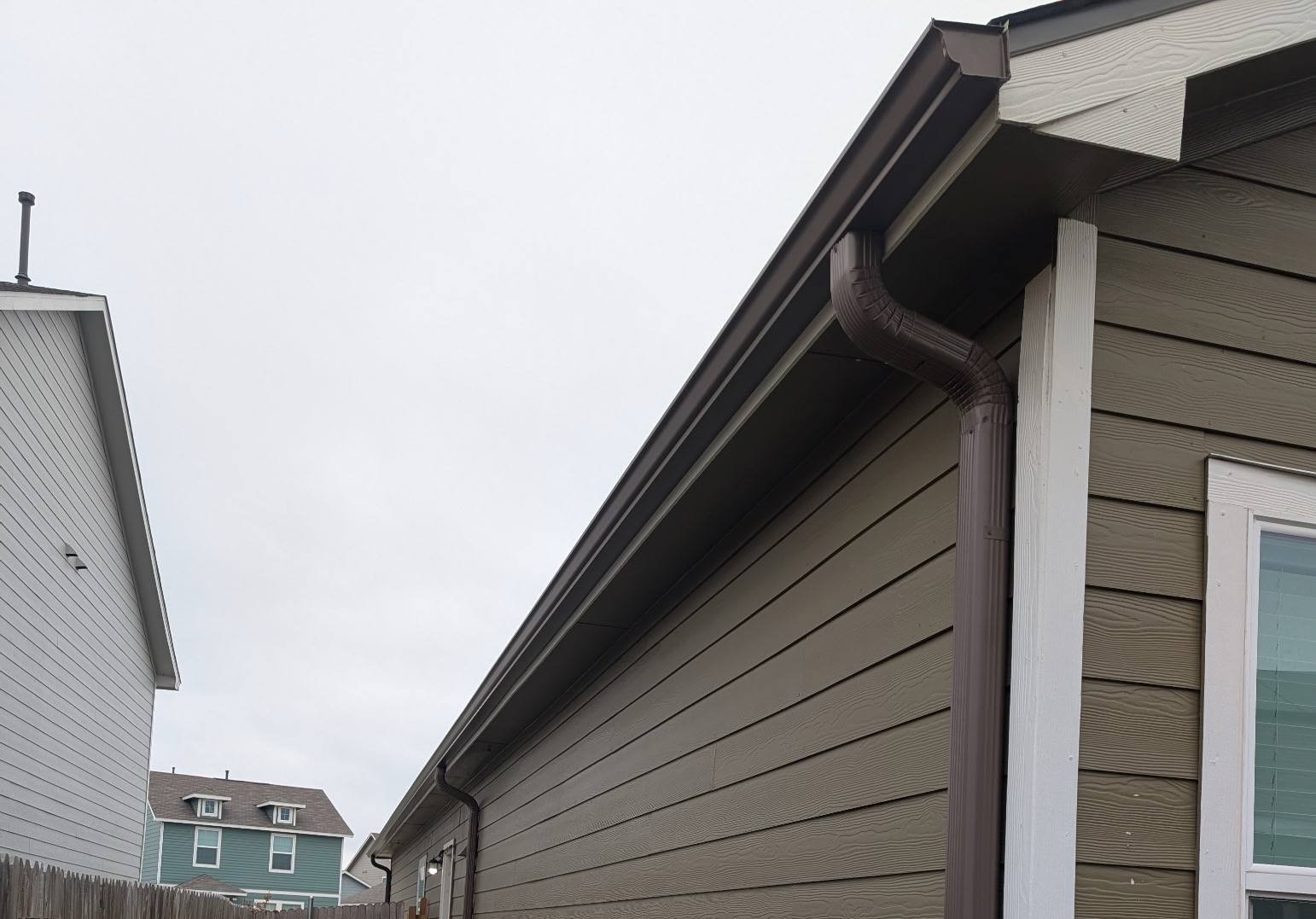 Custom Seamless Gutter Installation in Central Texas